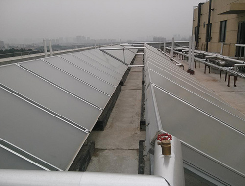 湖南麓谷置業(yè)有限公司金導(dǎo)園F2、F4平板太陽能熱水工程