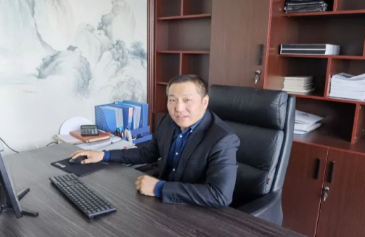 “世”在人為 | 世友地板北京經(jīng)銷商嚴(yán)曉華：選擇對(duì)的方向，努力前行闖出一片天